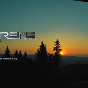 Изгрева и село Момчиловци погледнати от стая 311 в Хотел Екстрийм, Пампорово