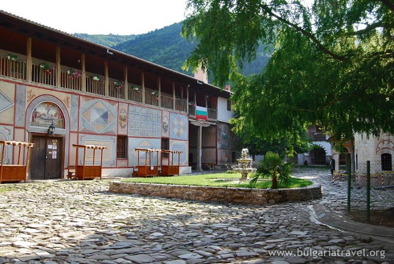 Bachkovski_manastir.jpg